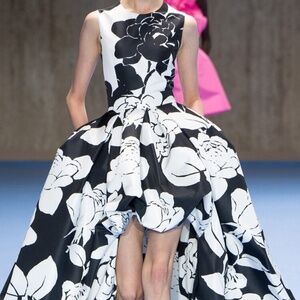CAROLINA HERRERA Printed Taffeta High-Low Gown black/white floral